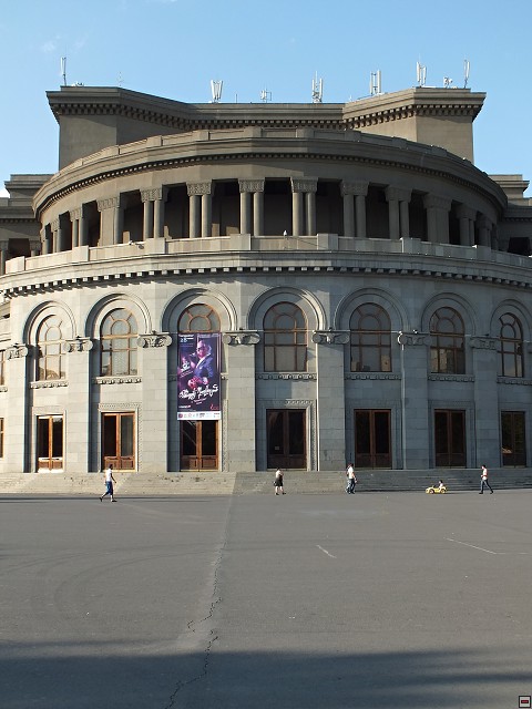 DSCF3869_Jerevan-opera.jpg